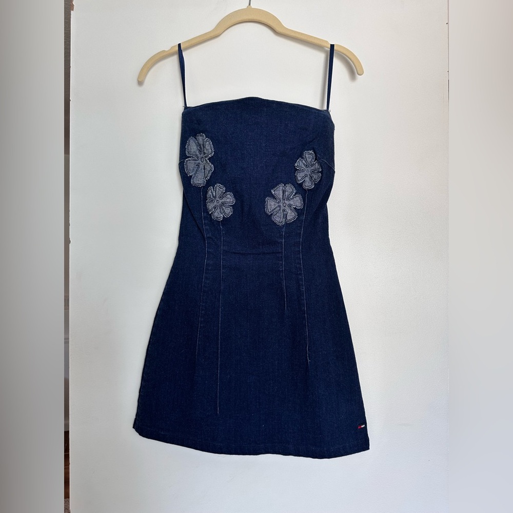 VINTAGE Tommy Hilfiger Navy Denim Strapless Mini Dress with Floral Appliqué
